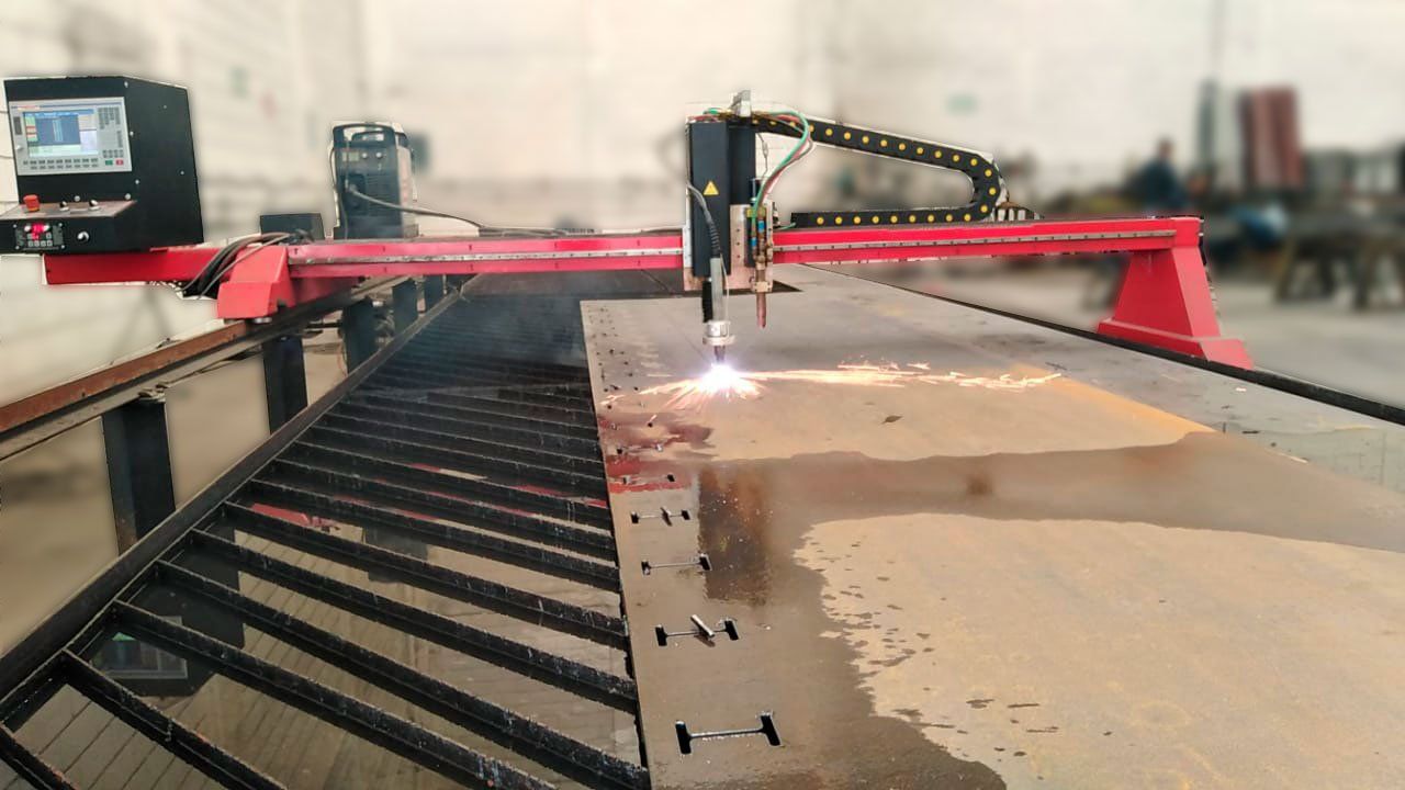 Todo lo que debes saber de los equipos de corte CNC