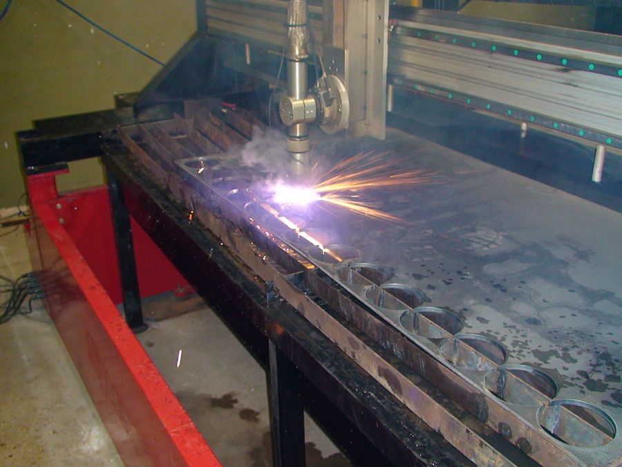 Corte CNC con plasma: precisión industrial