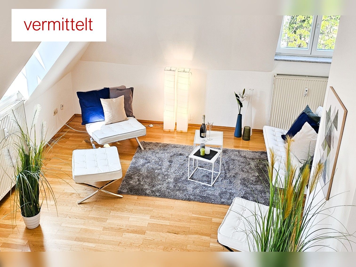 2-Zimmer-Dachgeschoss-Wohnung mit Galerie zu verkaufen 2-Zimmer-Dachgeschoss-Wohnung mit Galerie zu verkaufen