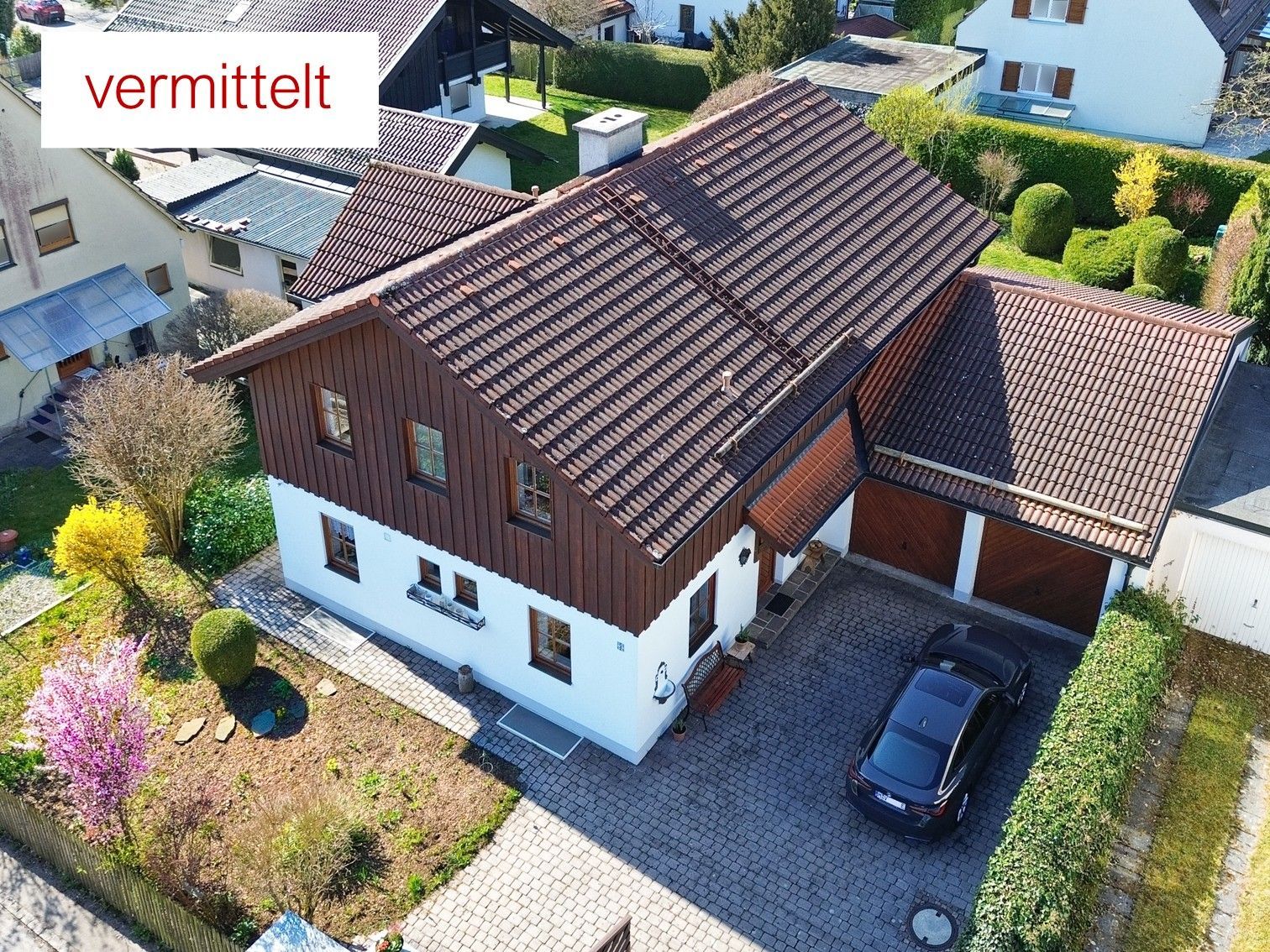 Einfamilienhaus mit Garten zu verkaufen Einfamilienhaus mit Garten zu verkaufen