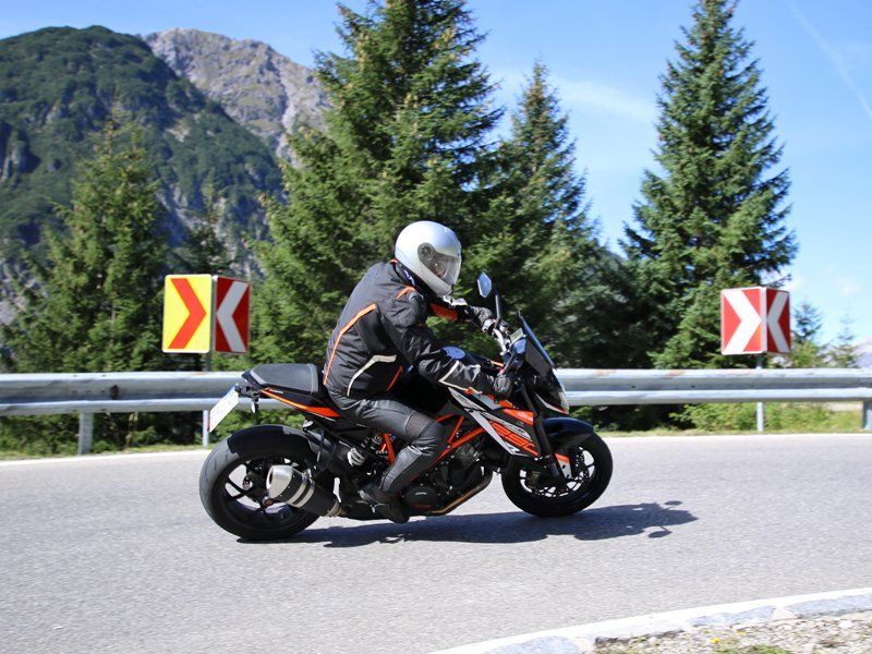 Kurventraining und Motorradreisen