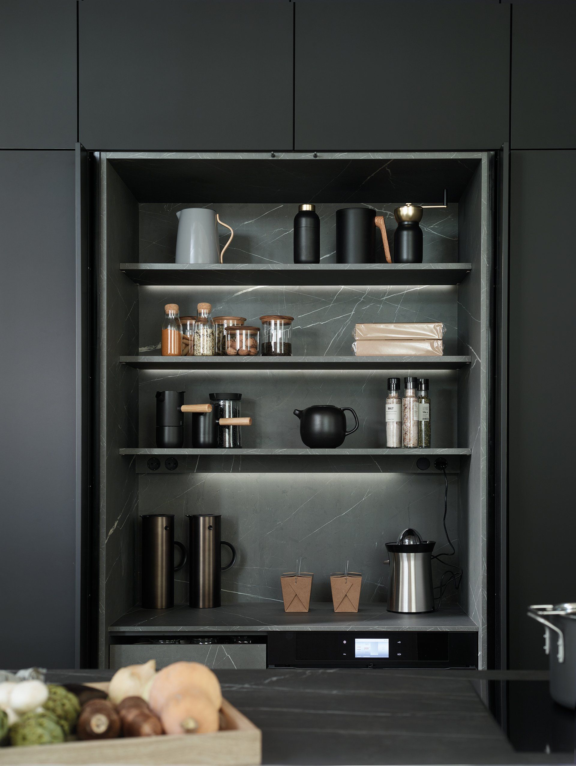 Interior armario escamoteable SANTOS 2019 Interior columna escamoteable SANTOS 2019