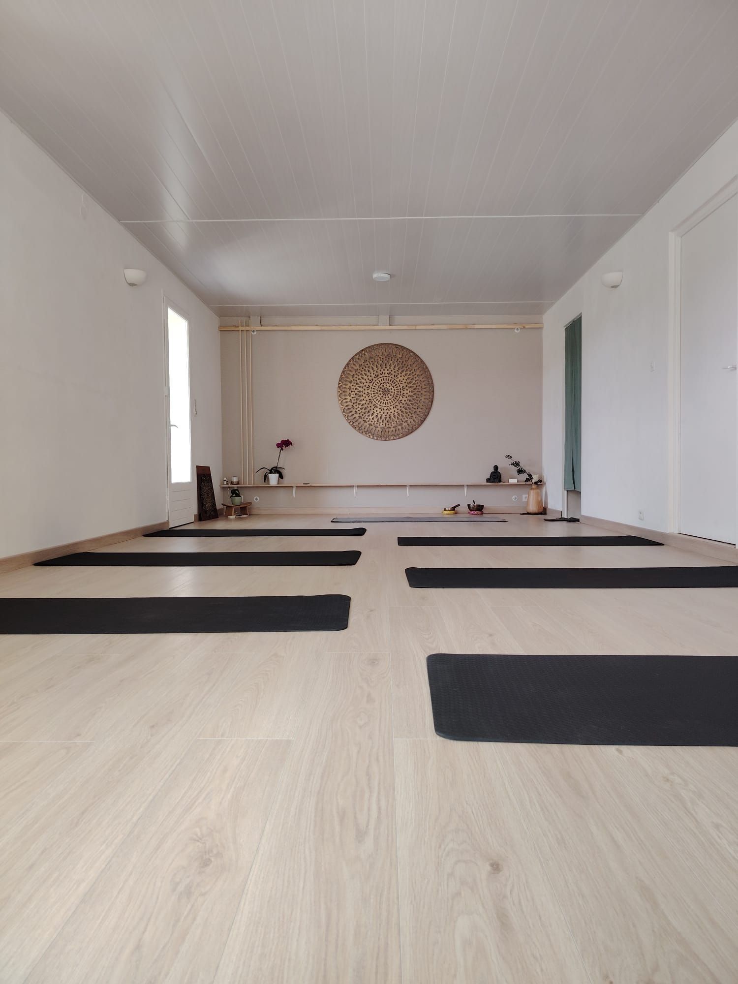 Un studio cosy pour une pratique épanouie. Studio Namaste Yoga entre Six-Fours et La Seyne sur mer