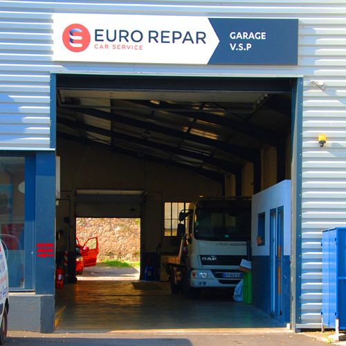 Retrouvez nous au 338 Avenue Emile Lachaux à Bollène Devanture de l'agence Eurorepar Bollène