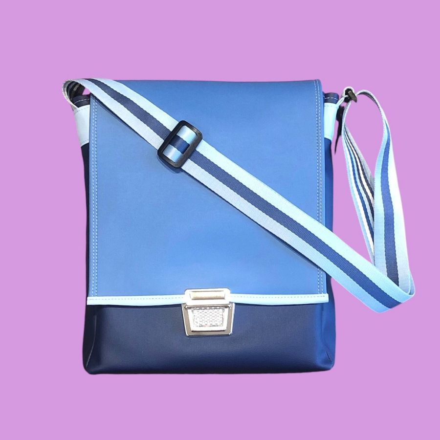 Große Umhänge-Tasche, passend für Din A 4, upcycling, Kunstleder, vegan, wasserresistent, handgefertig, auf Wunsch,