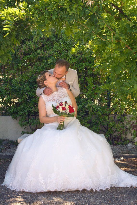 Baiser des mariés par Thierry Aguiar photographe mariage Bordeaux