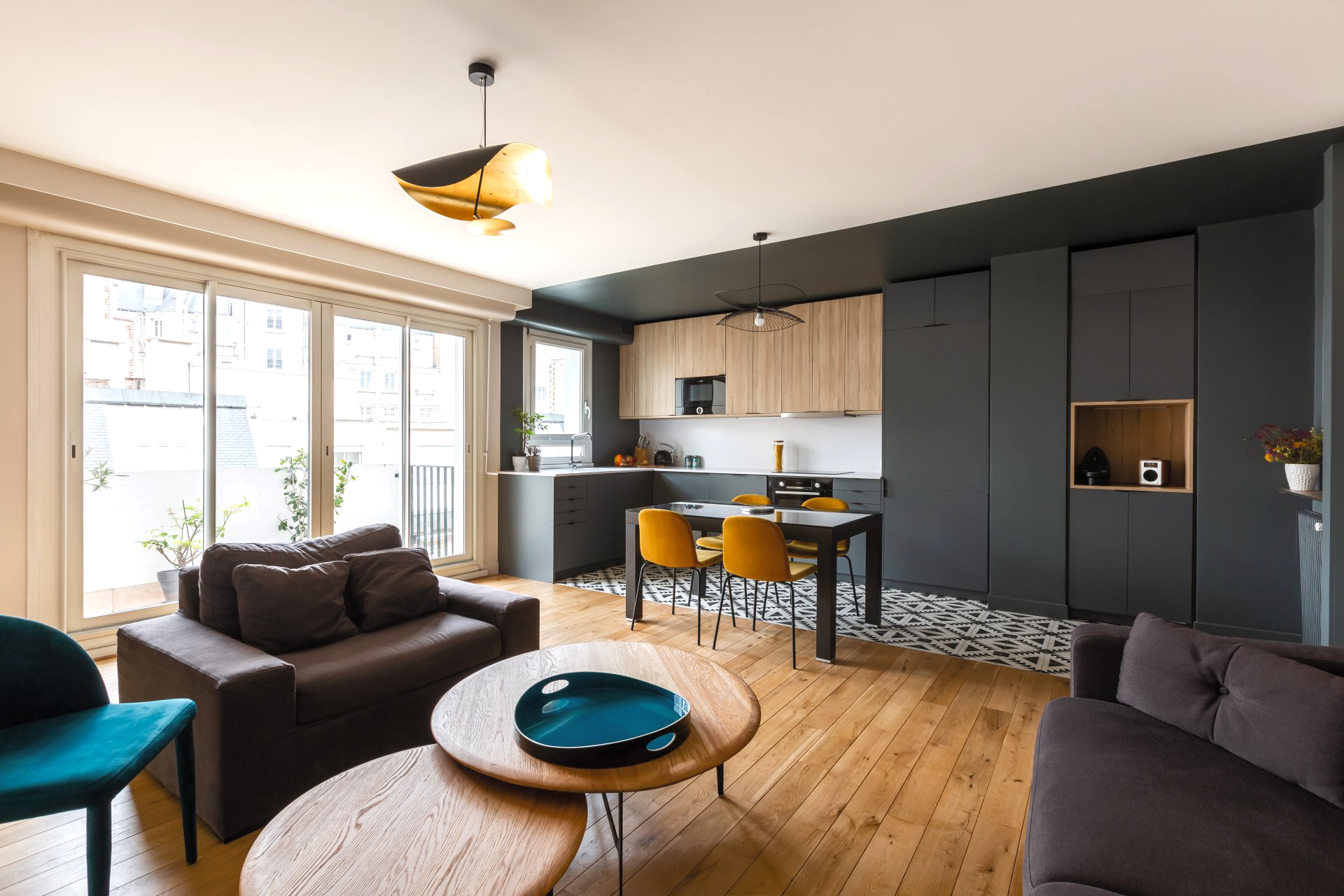 AXIOME Interior Design, architecte d'intérieur paris, appartement familial, cuisine graphique, carreaux de ciment