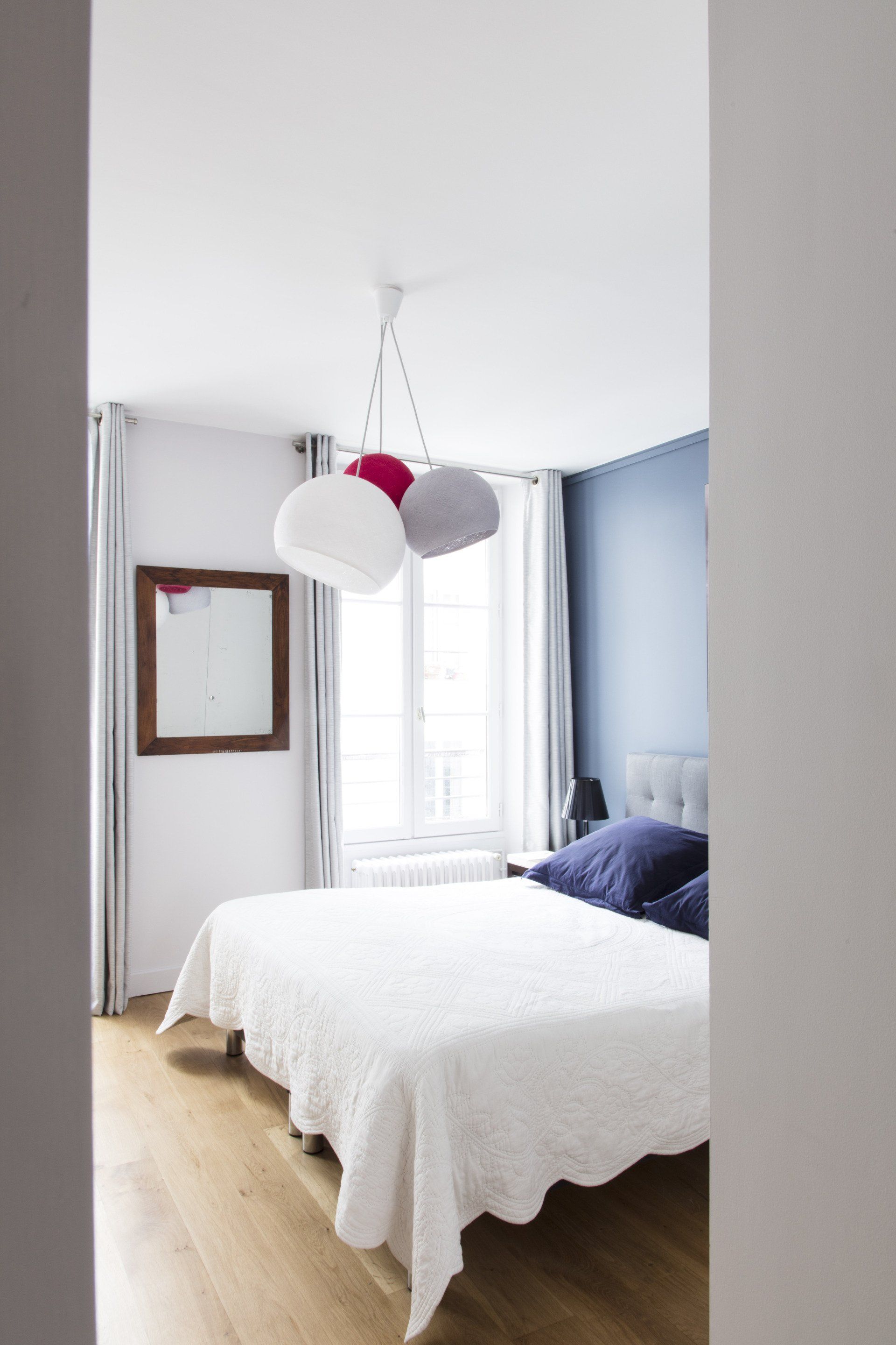 AXIOME Interior Design, architecte d'intérieur Paris, appartement parisien, chambre suspension la case de cousin paul