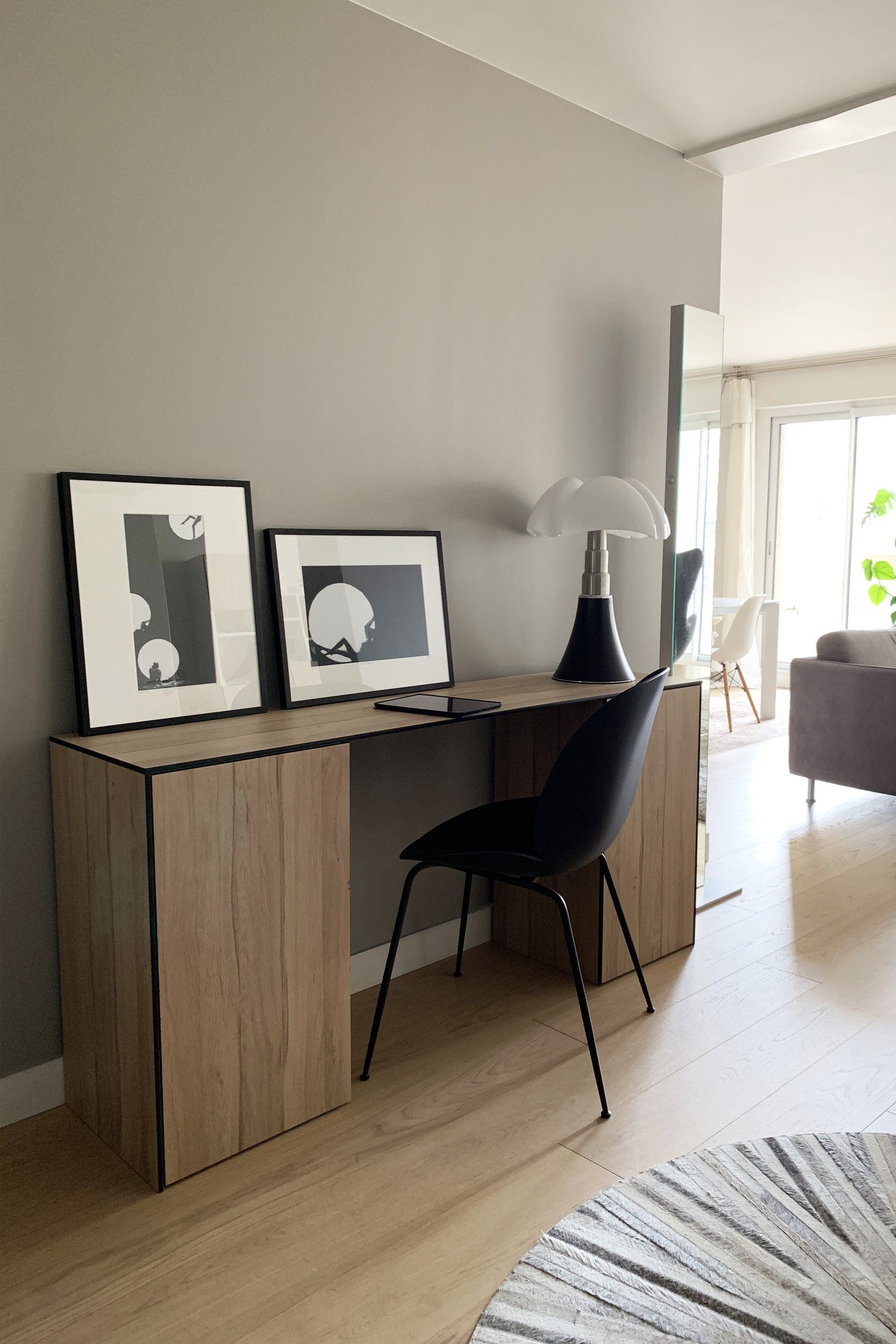 AXIOME Interior Design, architecte d'intérieur Paris, bureau sur mesure, chaise gubi beetle
