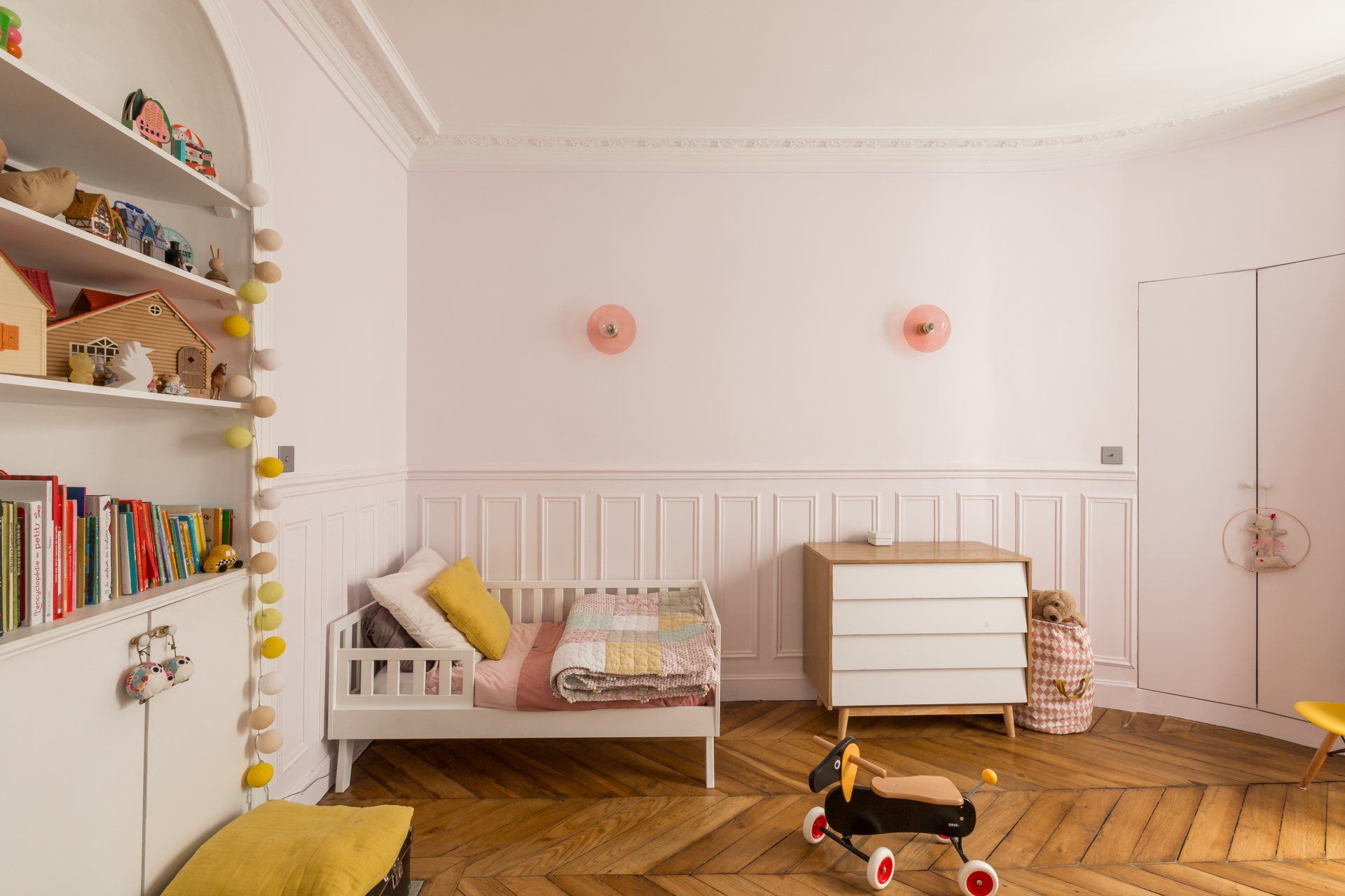 AXIOME Interior Design, architecte d'intérieur Paris, appartement haussmannien Paris 9ème, chambre fille, chambre enfant