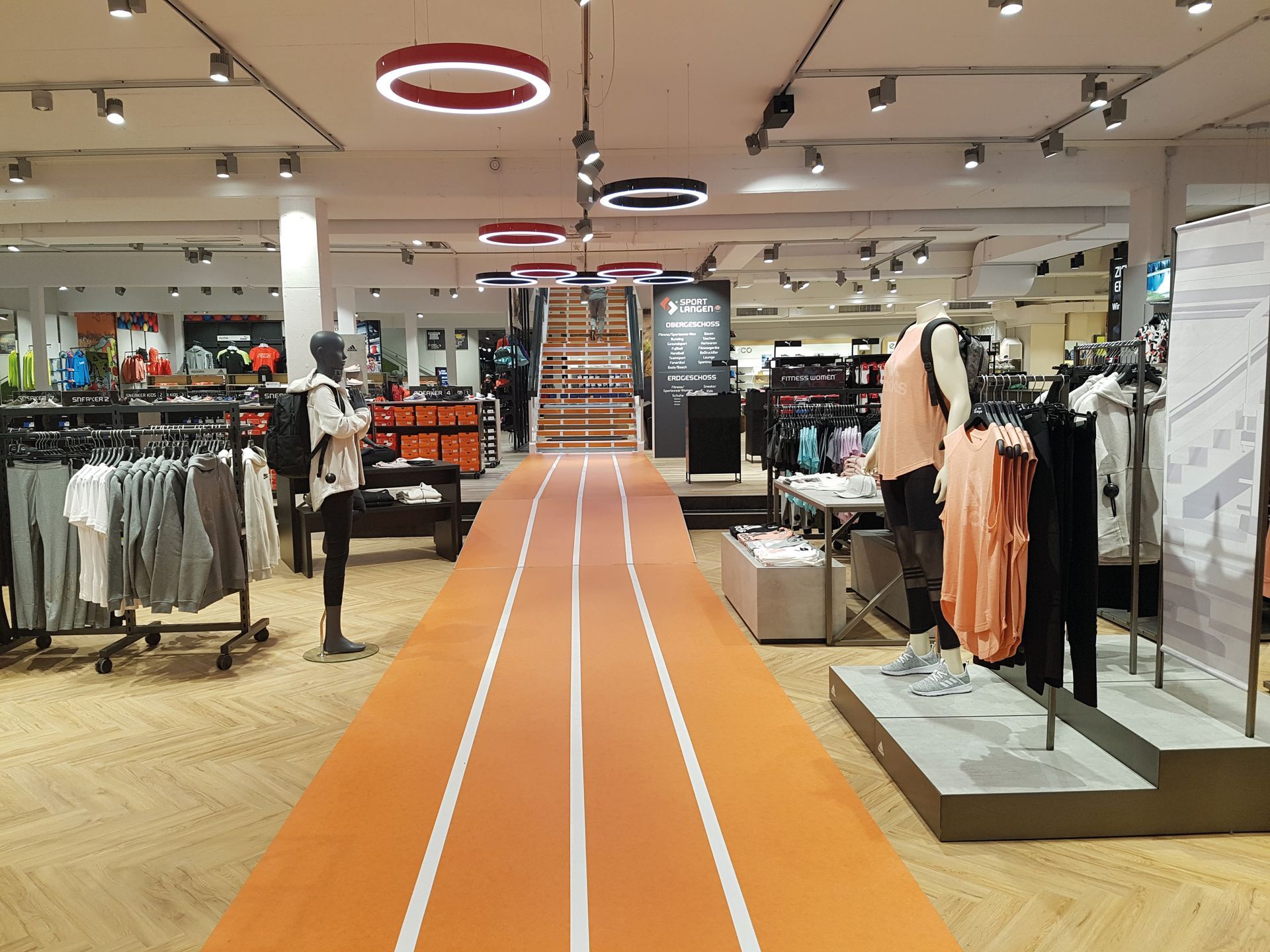 Swizz-Light Store Inszenierung Licht