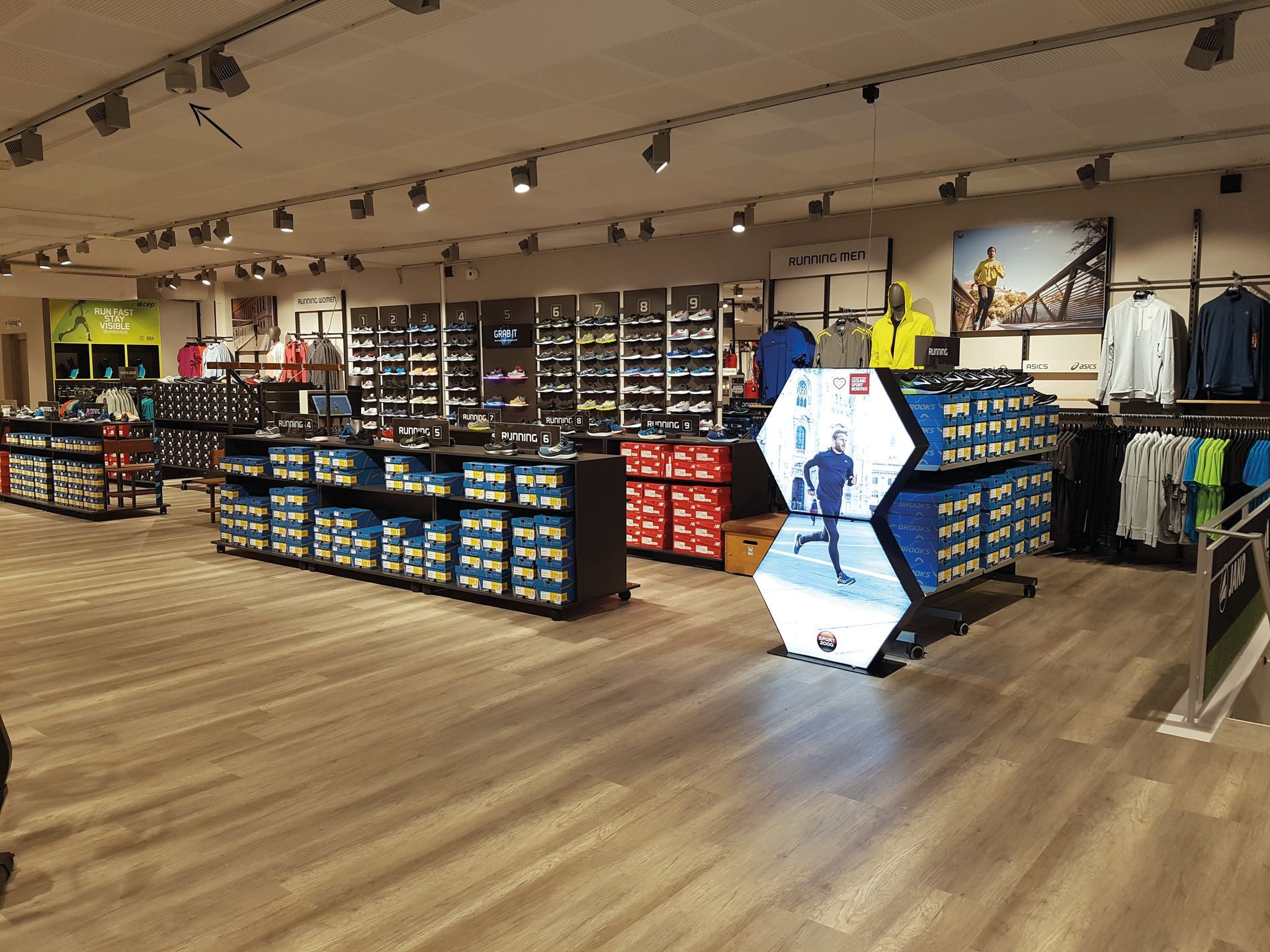 Swizz-Light, Soundsystem, Wohlgefühl steigern, Musik im Laden Kunden werden im Laden gesteuert, Licht, Leuchten, Lampen, Warenpräsentation, Umsatz steigern, ausleuchten, präsentieren, Lichtkonzept, Lichtlösungen,