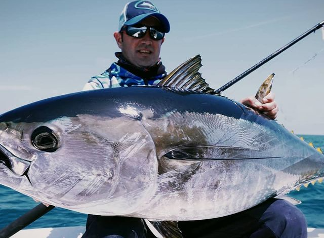 pesca desde orilla, sorprendente destino