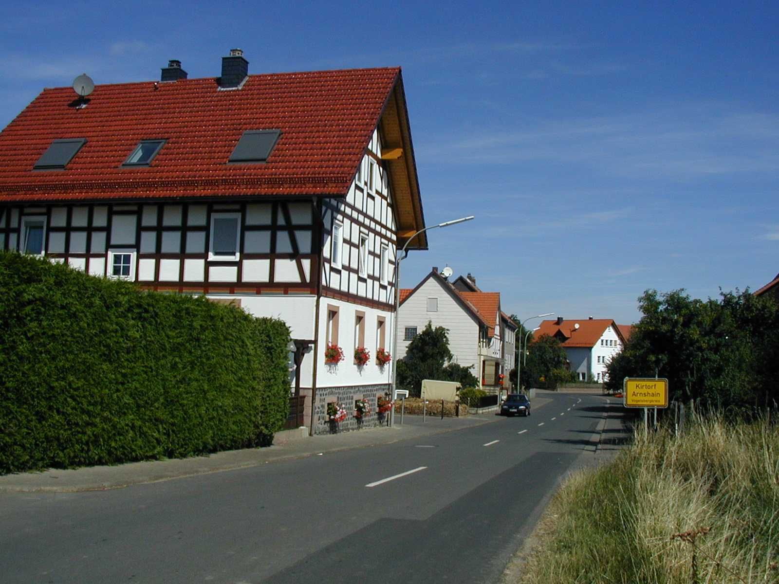 Ortseingang Arnshain aus Richtung Kirtorf