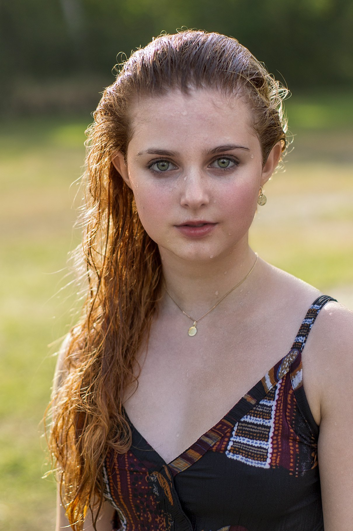 Dieses erfrischende Sommerportrait zeigt die wunderbare Anika aus der Nähe von Rosenheim in Oberbayern. Ein unvergessliches Shooting bei der wir beide viel Spaß hatten.