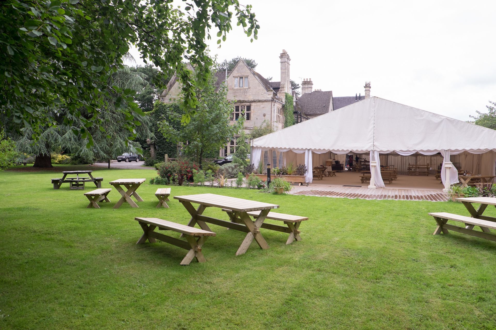 Dog friendly hotel in Warwickshire near Leicestershire border.