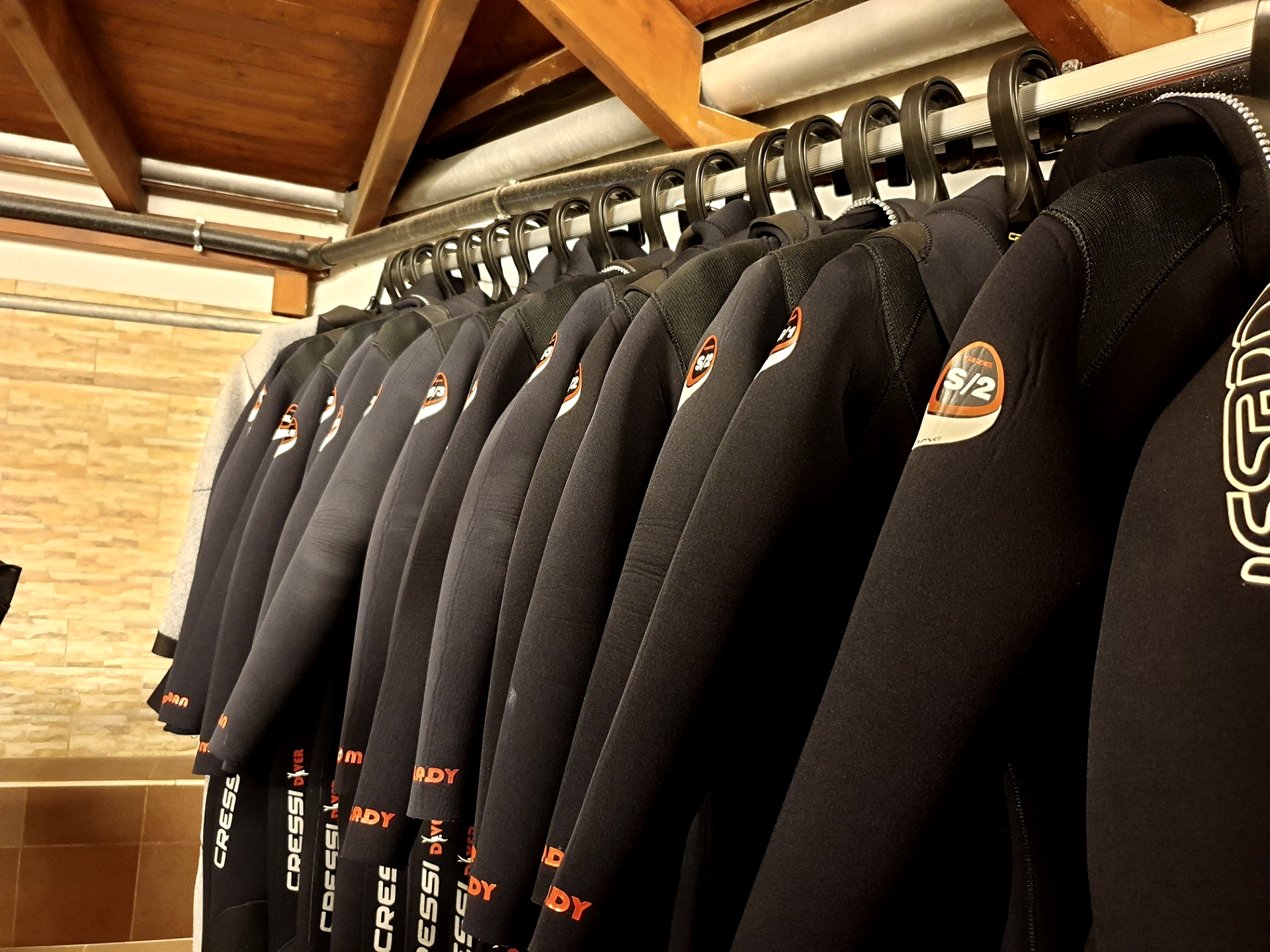 trajes y botas de neopreno para buceo con fuerteventura diving