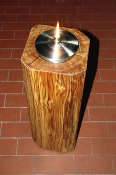 Stele, Eiche mit Petroleumleuchte für Aussenbereich Stele aus Holz