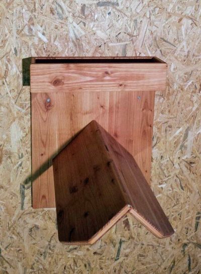 Sattelhalter aus Douglasie, biolog. geölt mit Ablagefach 45x9x9 cm