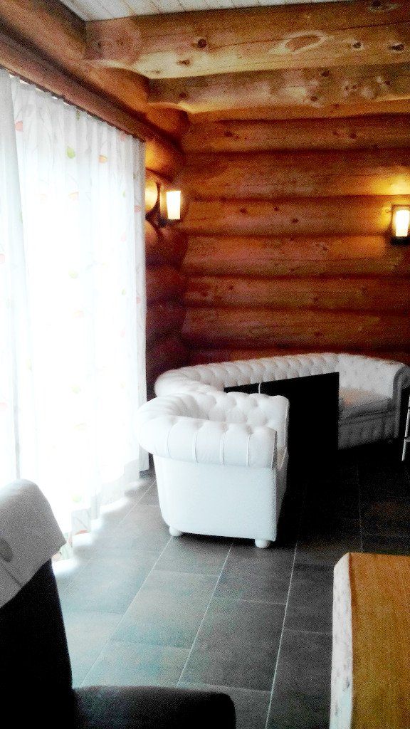 Innenansicht Wohnzimmer Blockhaus