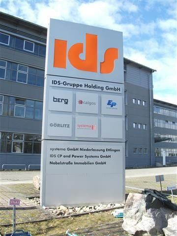 Pylonenbeschriftung für unseren Kunden IDS VIVAVIS in Ettlingen