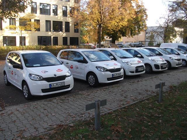 Fahrzeugbeschriftung für die Paritätischen Sozialdienste in Karlsruhe.