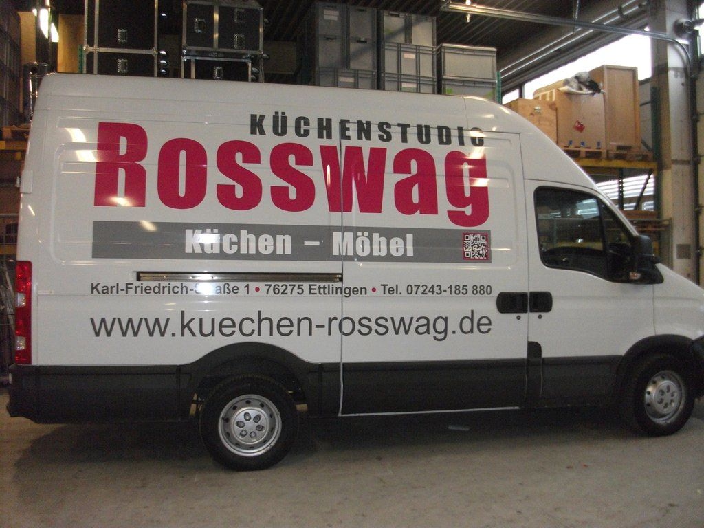 Fahrzeugbeschriftung für Rosswag Möbel und Küchen in Ettlingen.