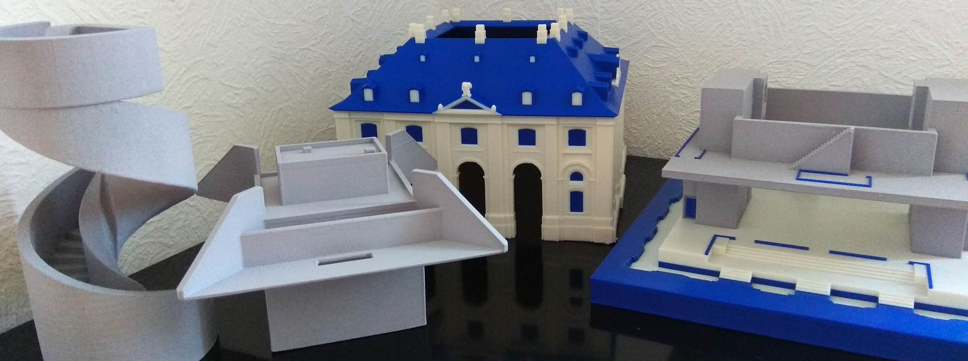 Alle Einzelteile des mehrteiligen Modells