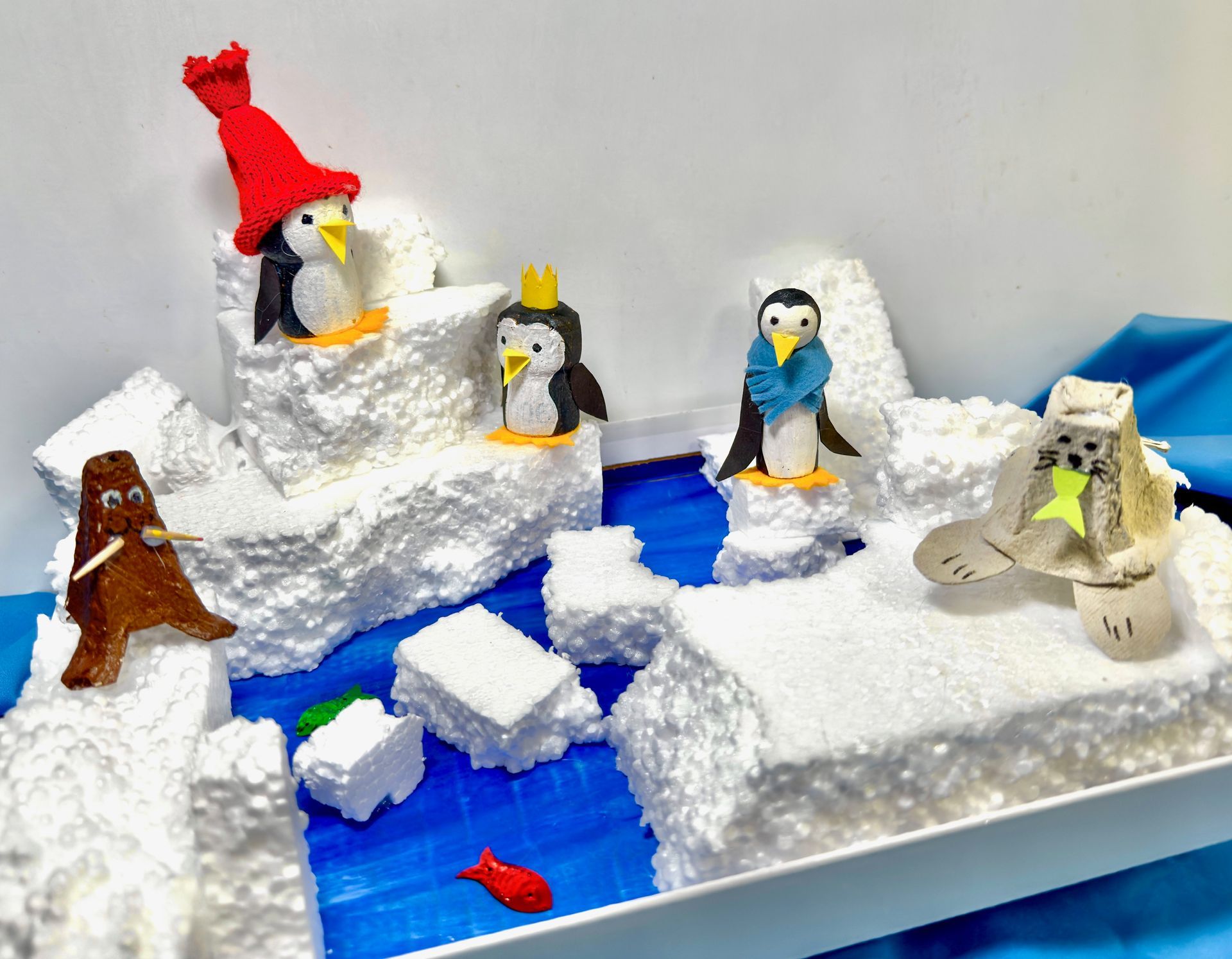 Kinder-Kreativ-Kurs Pinguin-Bande, Fambinis Pinguin-Bande