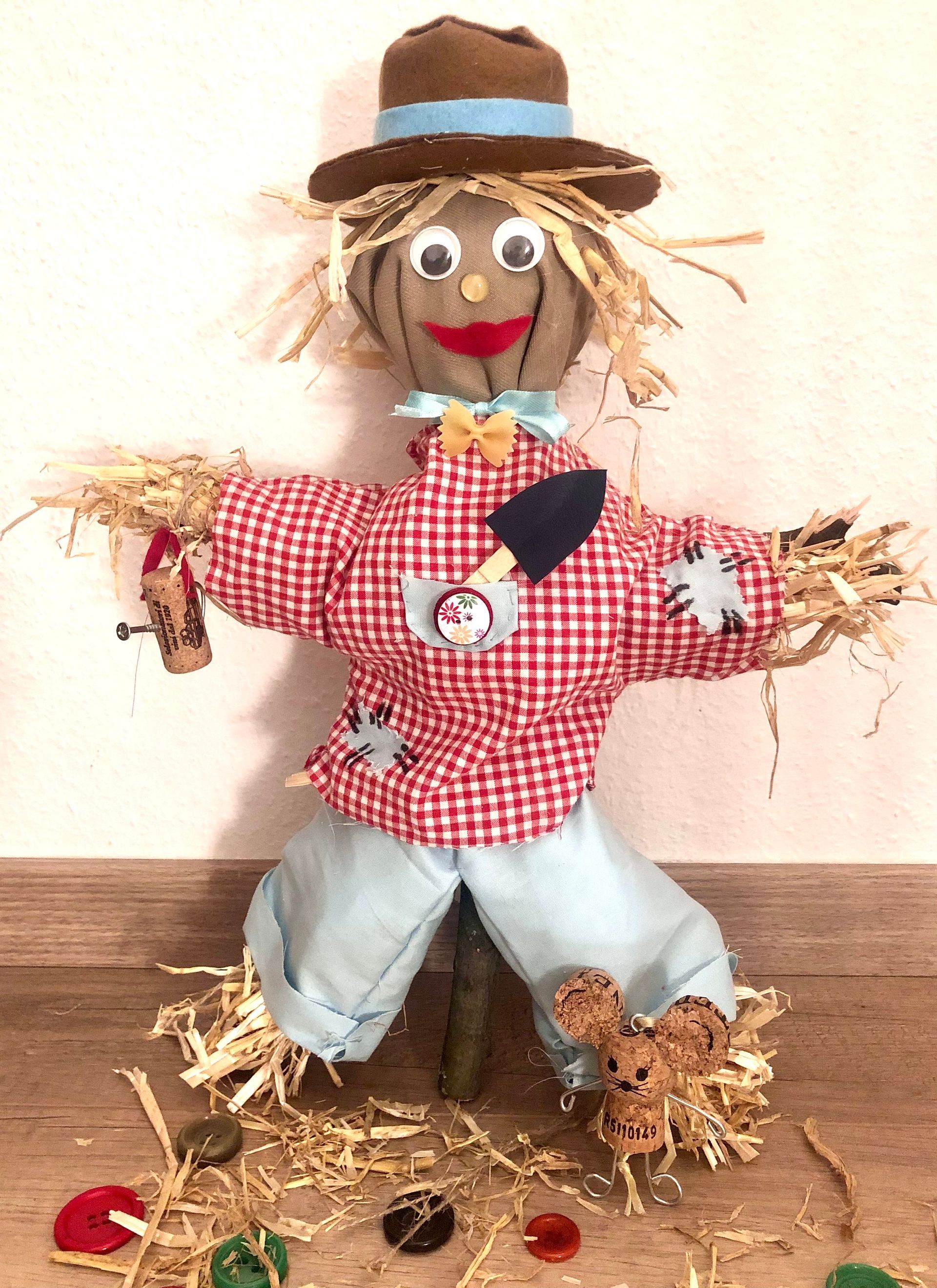 Kreativkurs für Kinder im fambinis Vogelscheuche basteln im September - Kunst-querbeet Vogelscheuche Kreativkurs für Kinder Fambinis Kunst-querbeet Friedrichsdorf Kindergeburtstag
