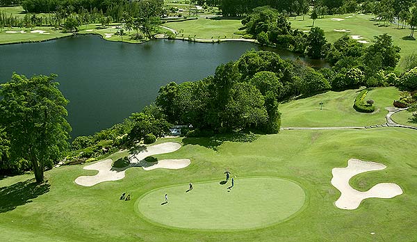 Golf in Thailand at Phuket Country Club