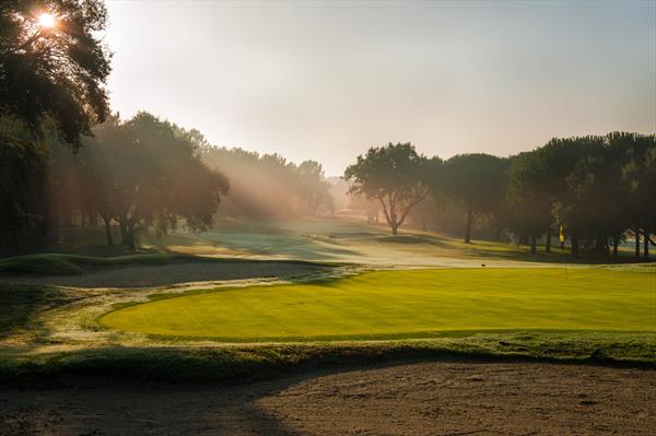 Quinta do Peru Golf and Country Club misty morning fairway near Lisbon