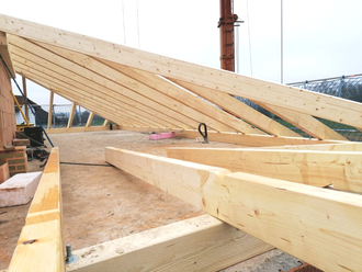 Dachstuhlaufbau Zimmerei BINSTEINER Dachstuhl