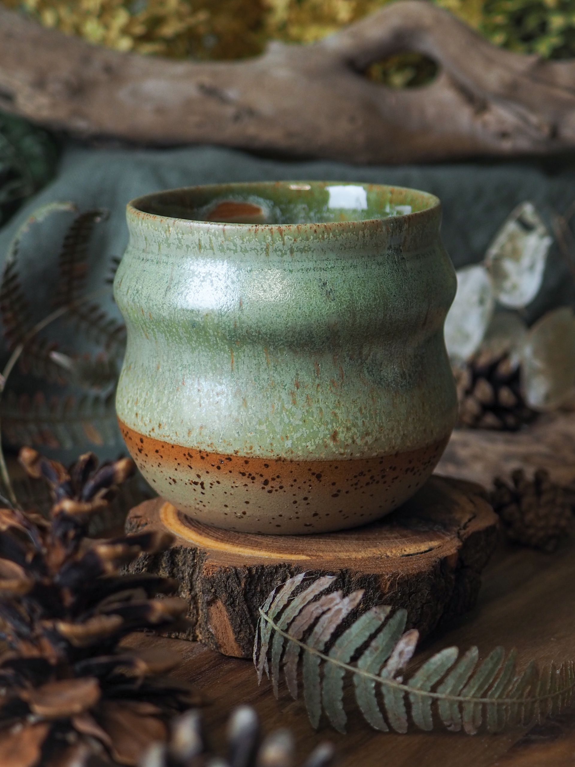 Keramik Becher waldgrün