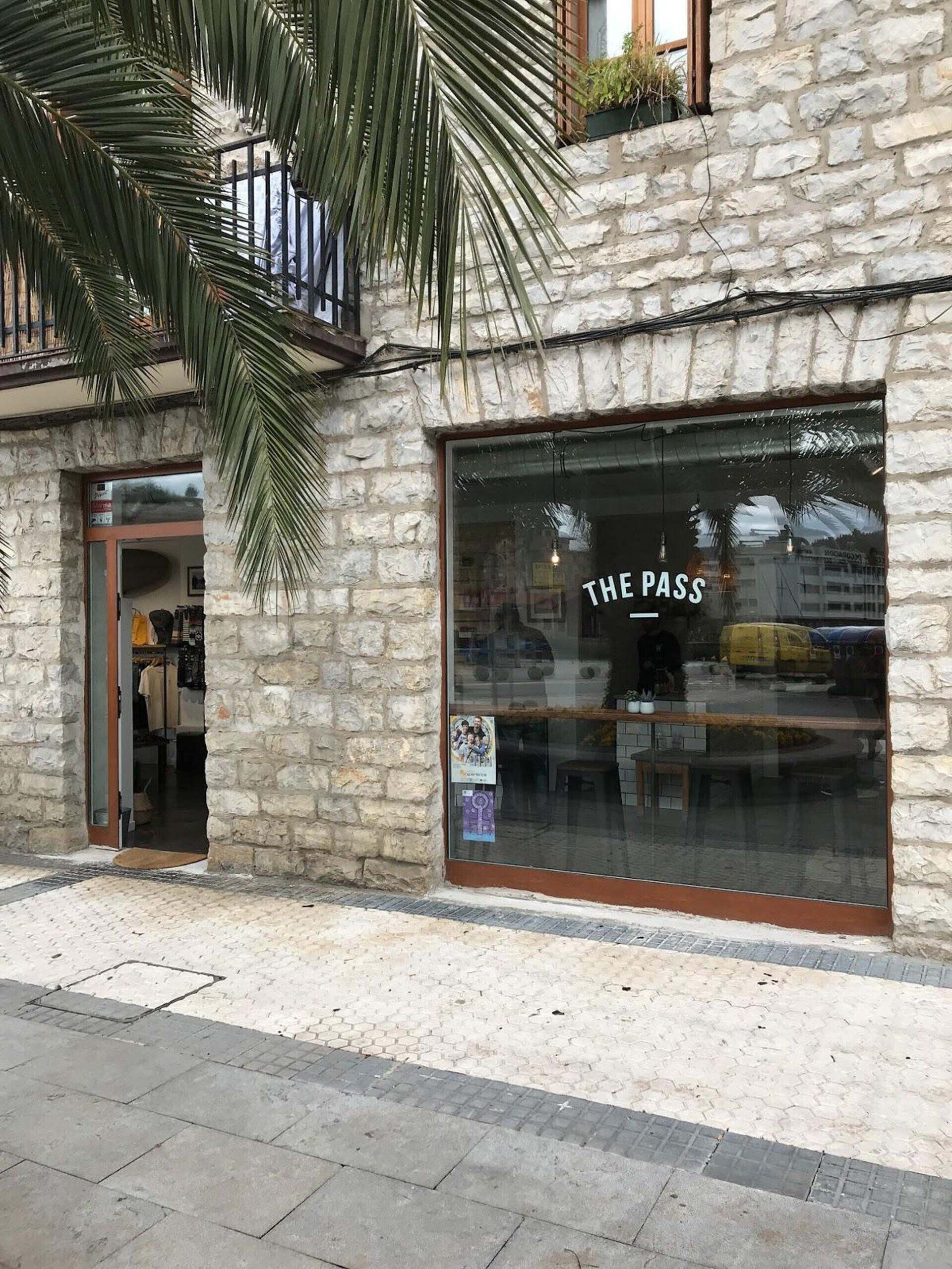 otamendi arkitektura proyectos arquitectura reforma de local y licencia de actividad The Pass surf tienda y cafetería Orio