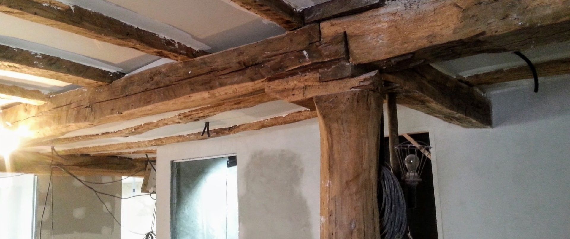 Proyecto de arquitectura para instalación de ascensor y reformas en el portal.