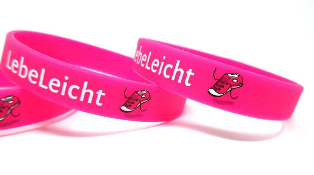 Twist4 silikonarmbänder bedrucken