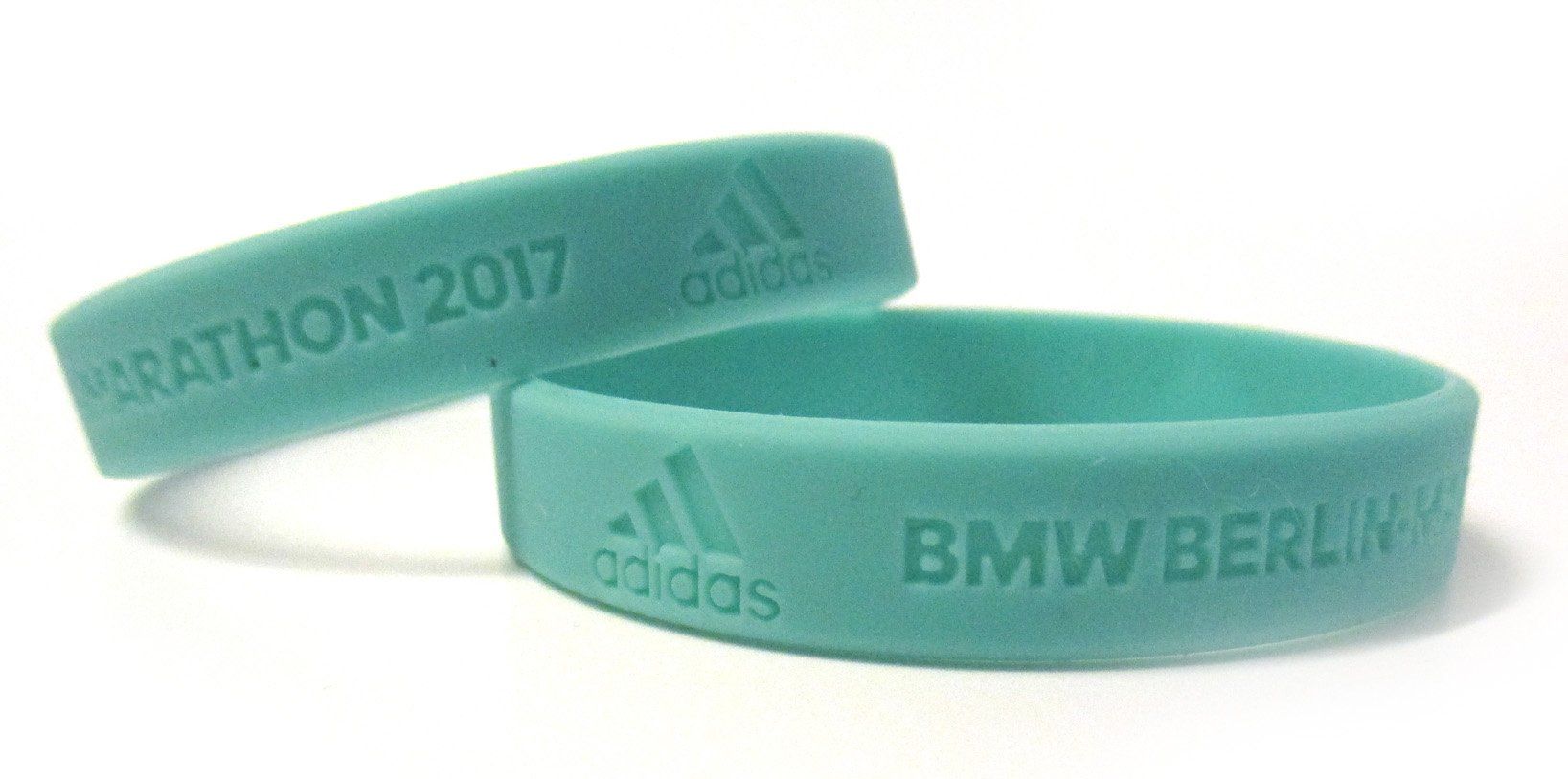 Silikonarmbänder geprägt