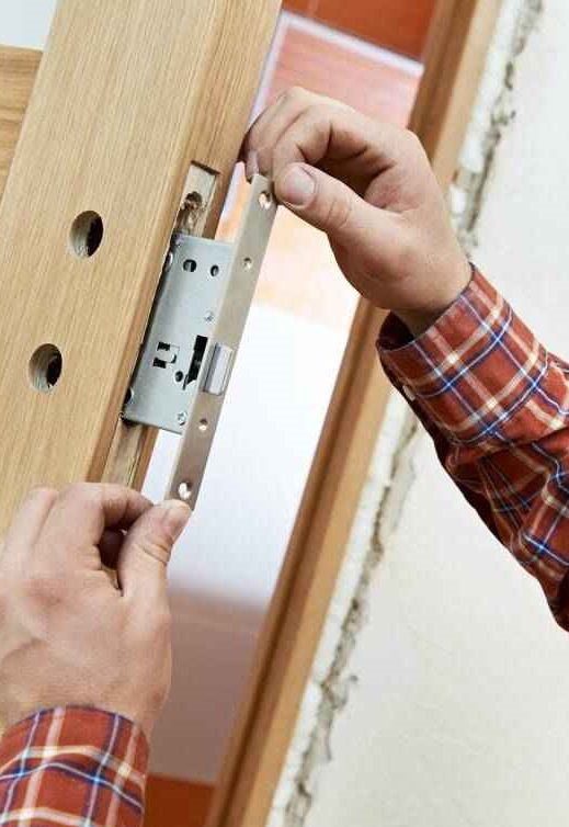 Le coffre à larder de porte de chambre