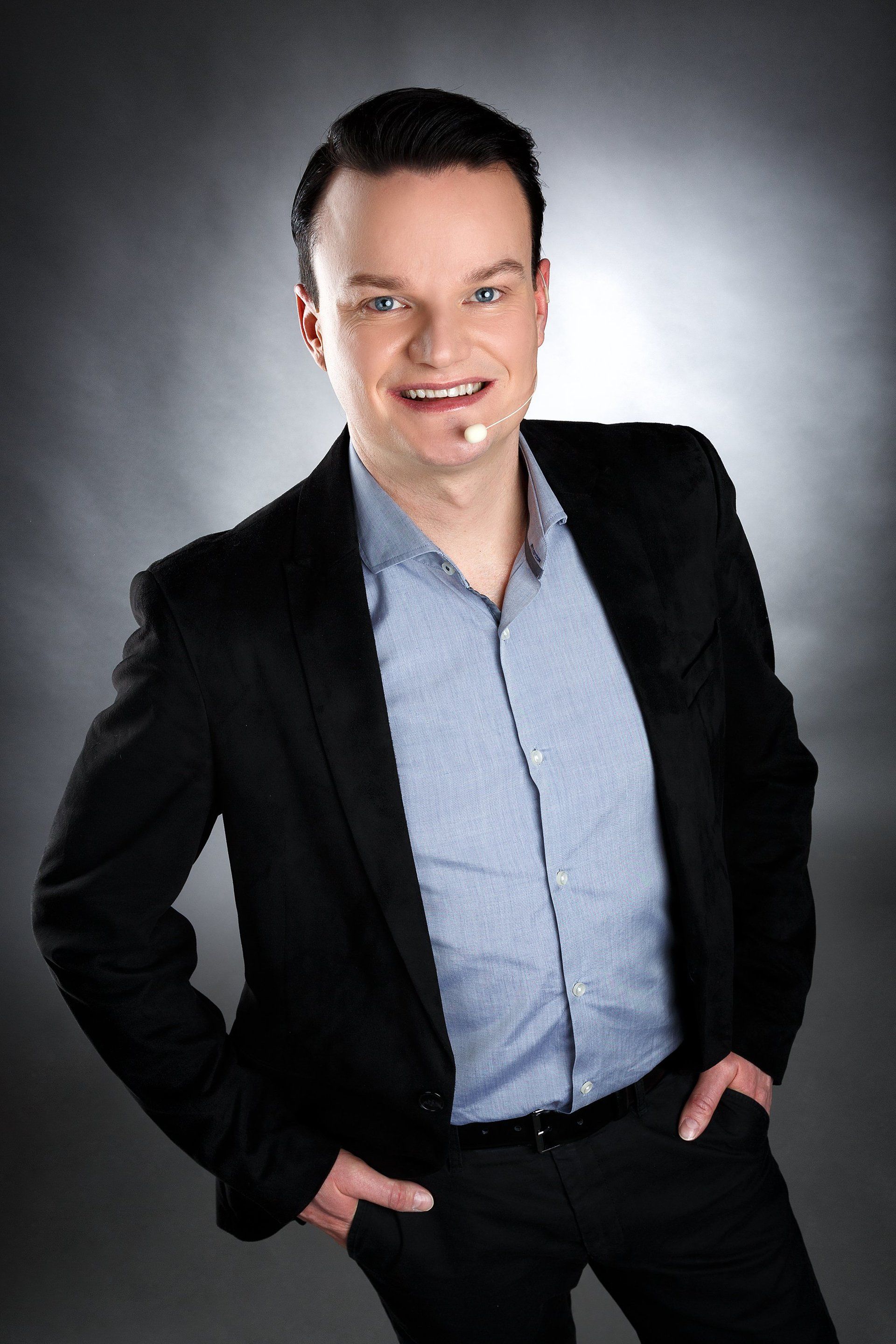 florian-kunze-speaker-redner-vortrag-business-profi-experte-digitalisierung-unternehmenserfolg-motivation-reise-um-die-welt-jetsetter-keynote-experte-logistik-cio-key-note-menschen-15
