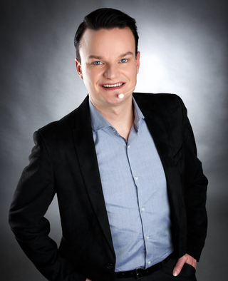 Florian Kunze Speaker + Business Profi Florian-Kunze-Speaker-Business-Profi-Digitalisierung-Motivation-Reisen-Querdenken-Redner-Vortrag-keynote-25