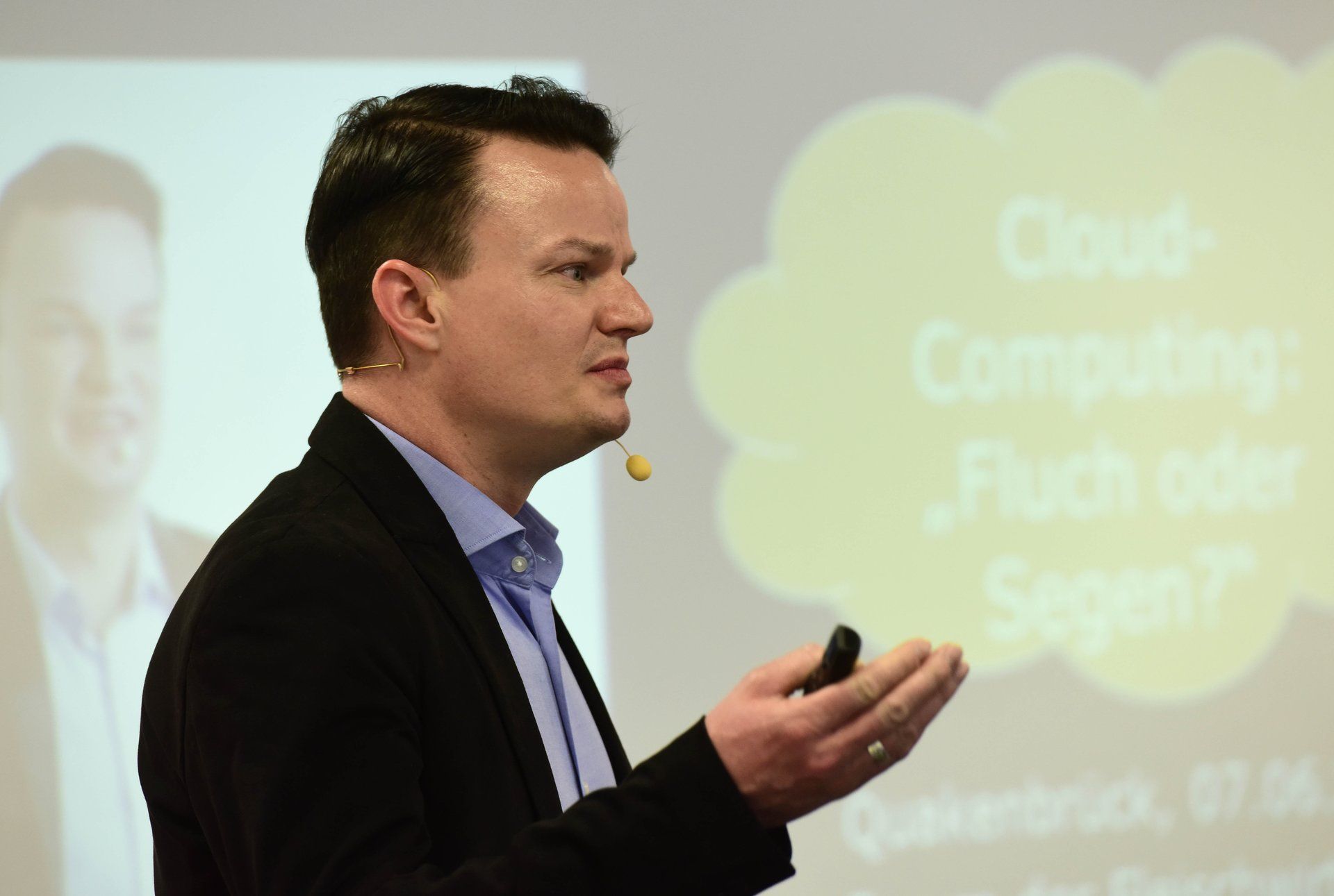 Florian-Kunze-Speaker-Business-Profi-vortrag-motiviation-digitalisierung-querdenken-workshop