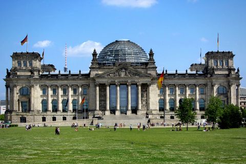 Florian-Kunze-Speaker-Business-Profi-Digitalisierung-Motivation-Reisen-Querdenken-Redner-Vortrag-keynote-berlin