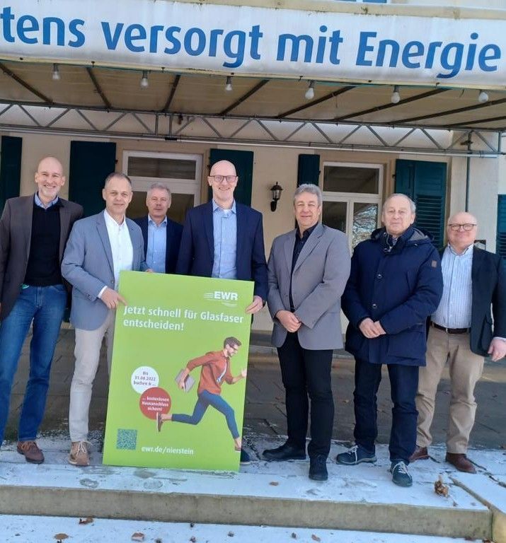 Verwaltung und EWR Vorstand nach dem Glasfaserabschluss