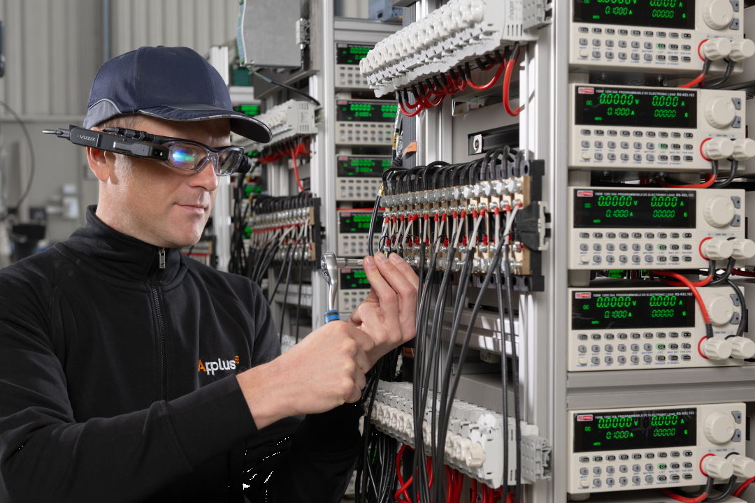 ar-brillen-einsatz bei elektroarbeiten