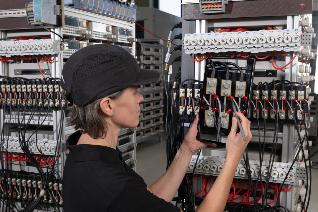 AR-Brille mit Anstoßkappe