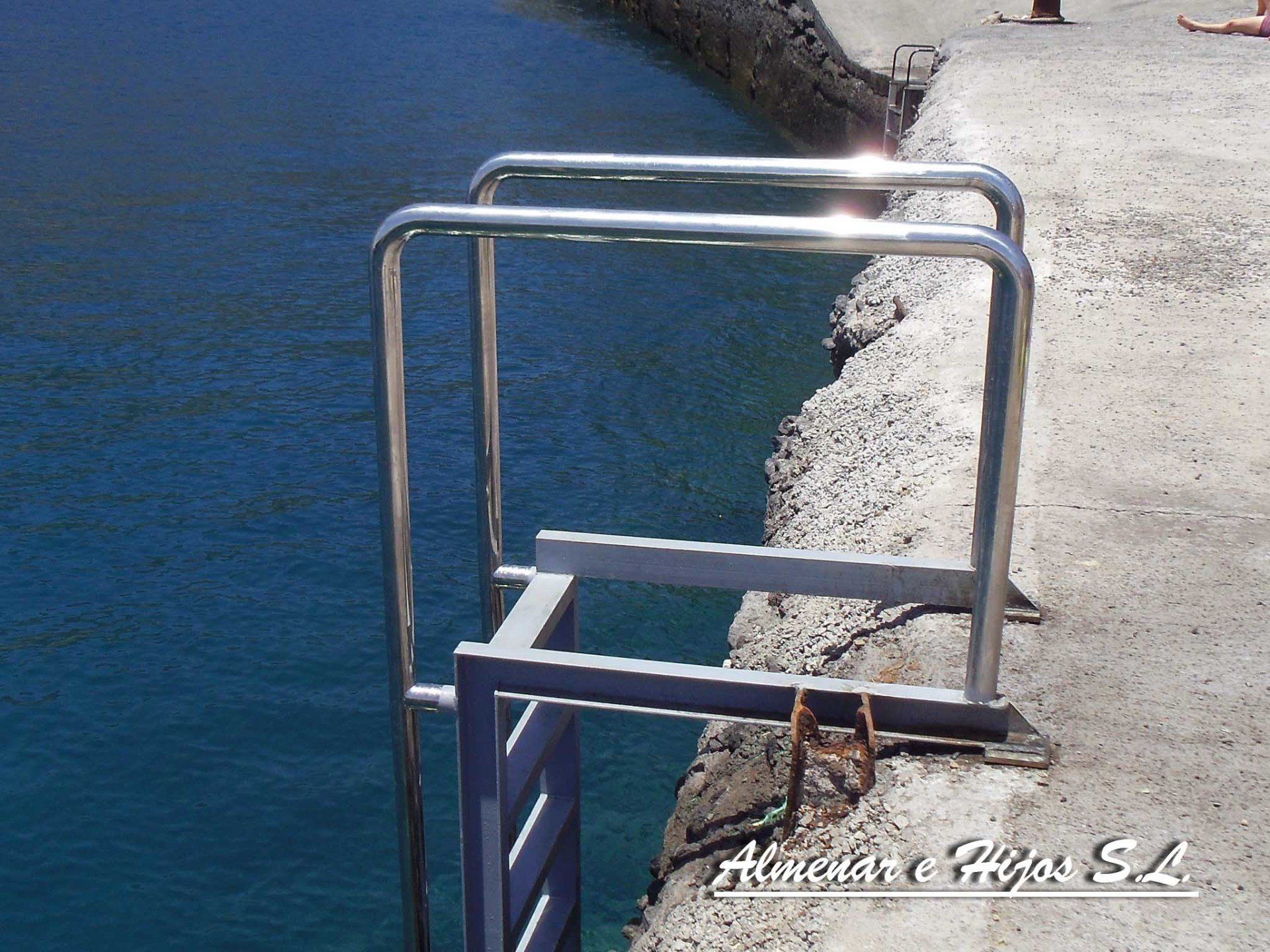 Acero inoxidable escalera