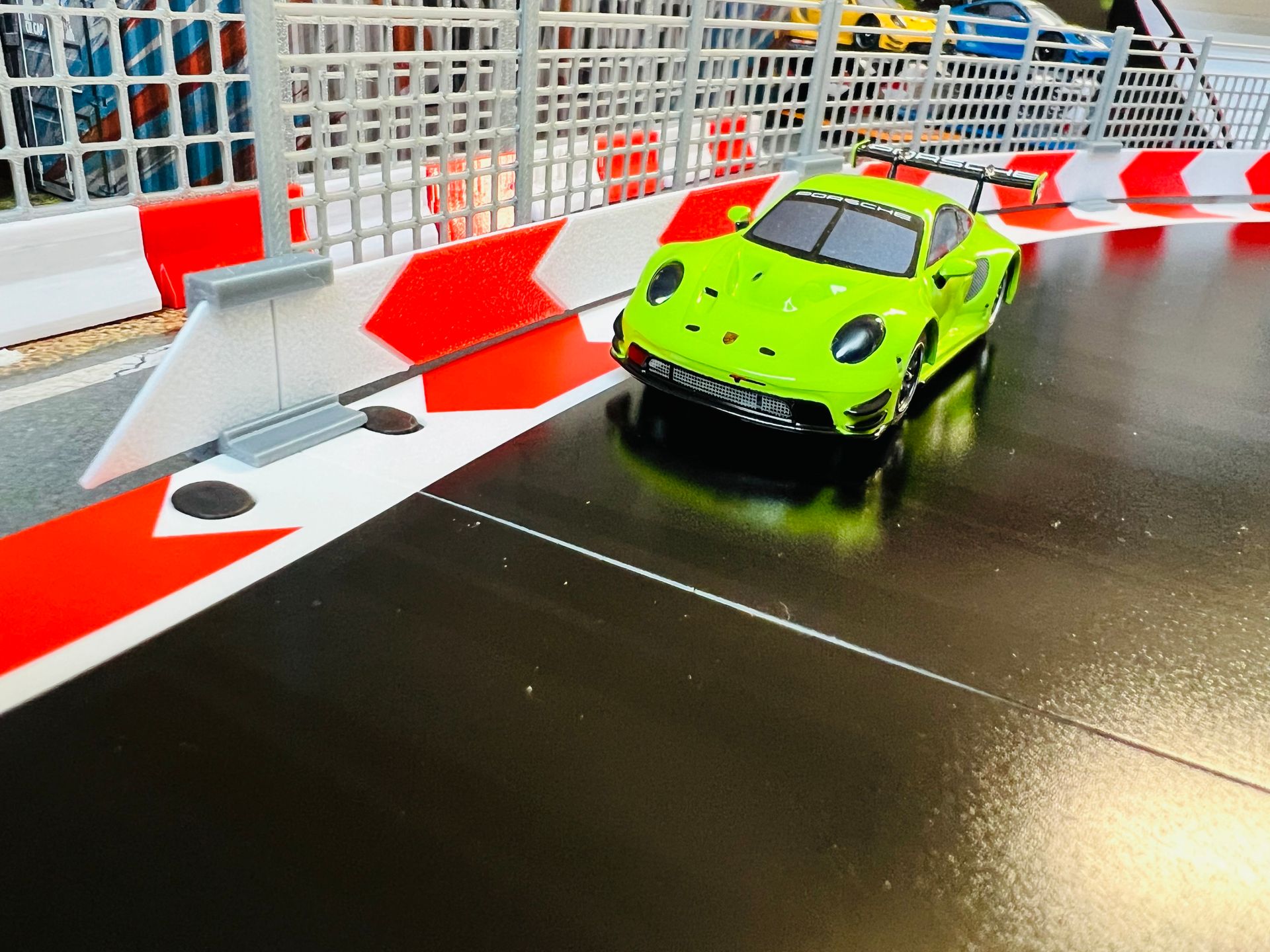 Banden Streckenbegrenzungen kompatibel mit Carrera Hybrid 1:50