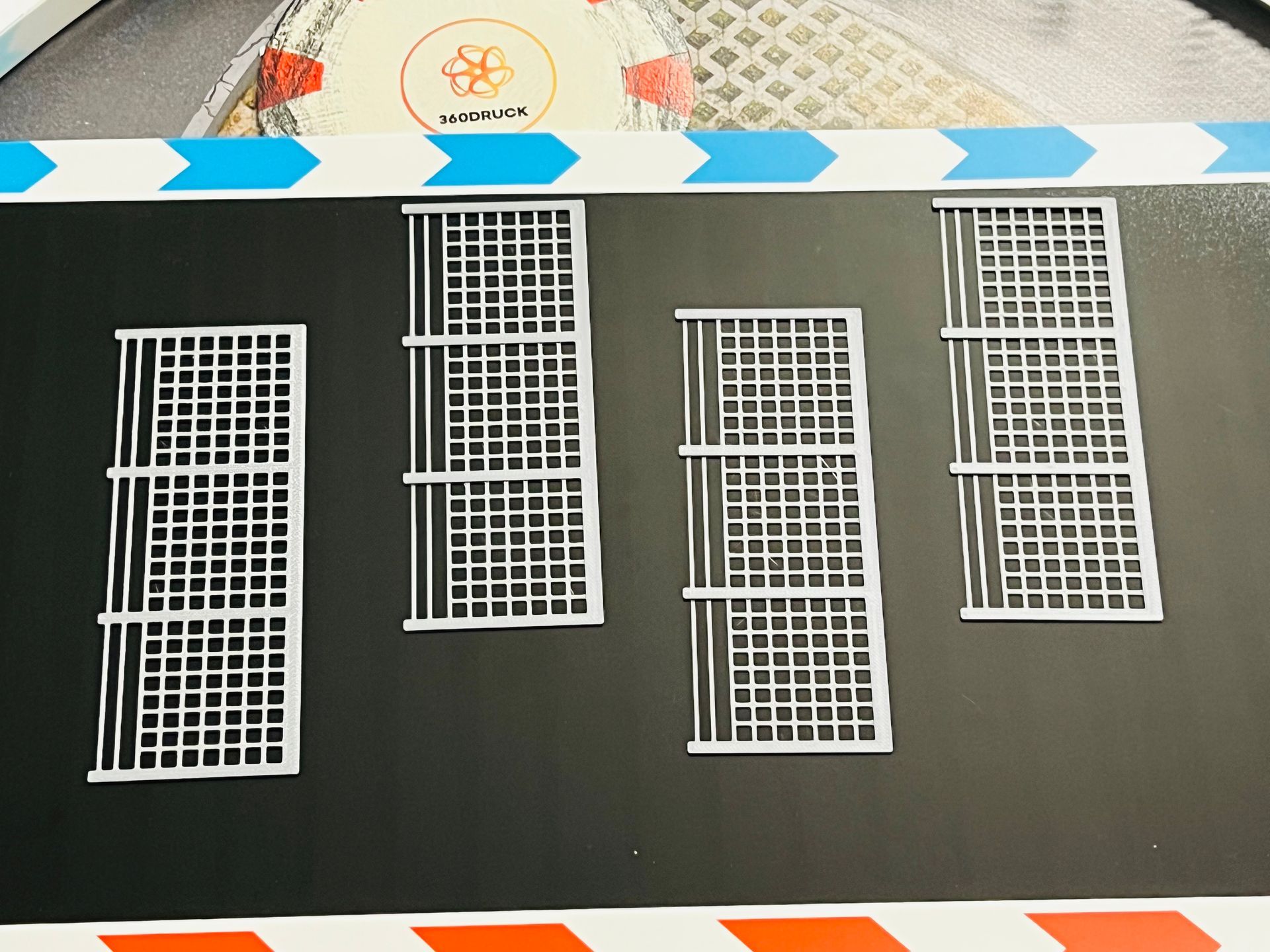 Banden Streckenbegrenzungen kompatibel mit Carrera Hybrid 1:50