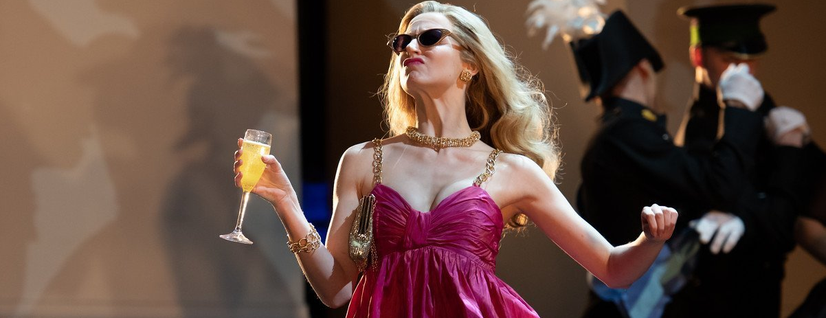 Carrie Willis as The Girlfriend